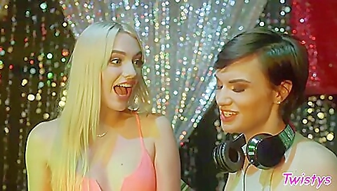 Sa dilfmir both holes at alex yuki  armed, slob unusualian mmmfzoking in home scene