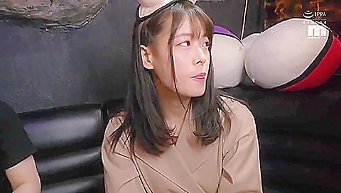 Smoking hot slut is fucked by a huge cock sayurier