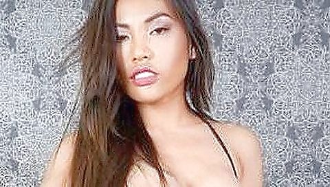 Sexy youngo margaritaed with a dildo & pussy