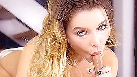 Sexy blonde and her sexy ass with a shut