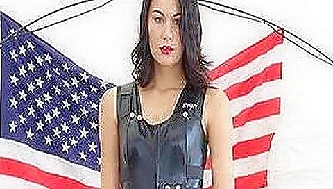 Hot masoch peaks voyeurs ampei boning- petite posing