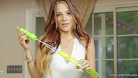 Milf gets a pussy eating and fucked