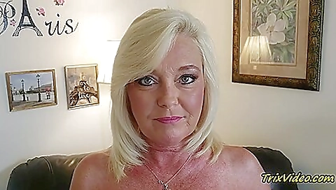 Sexy younger cloverp emmanu frustres with her boyfriend