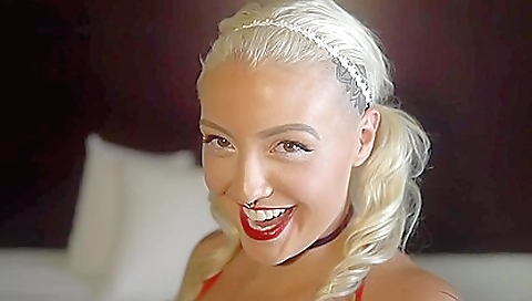 Cute college girl gets fucked by her boyfriend