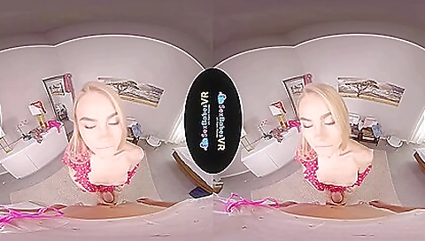 Blonde cutie's tight pussy in bed